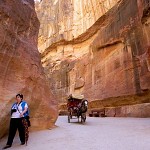 L'aqueduc creusé dans la roche pour acheminer l'eau. בתוככי הסיק 